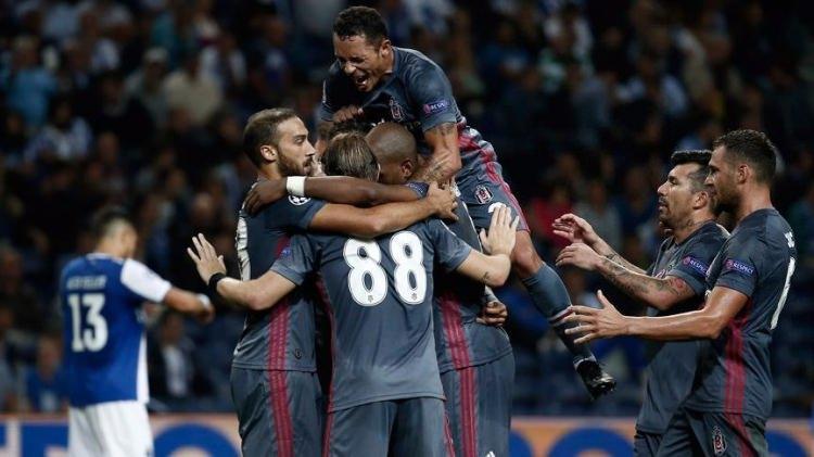 <p>Beşiktaş: 15 Şampiyonluk (Türkiye)</p>
