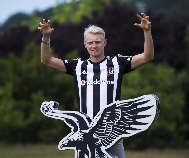 <p>Andreas Beck 93,9 bin takipçi</p>
