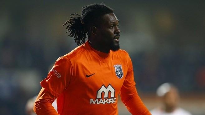 <p>Emmanuel Adebayor 154 bin takipçi</p>

