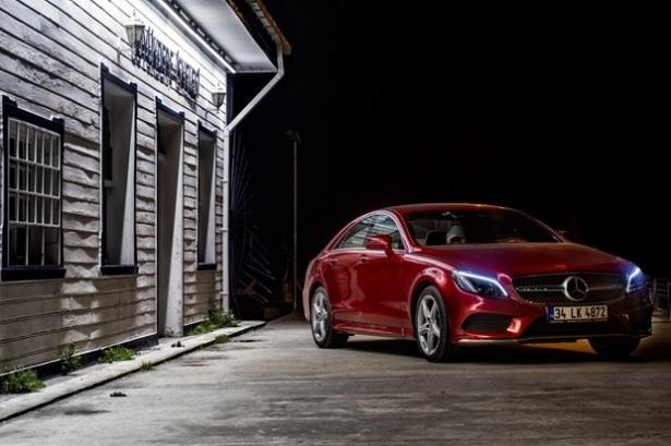 <p>21.7 milyar dolarlık marka değerine sahip Mercedes-Benz</p>