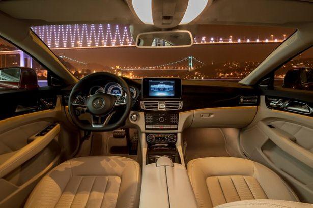 <p>21.7 milyar dolarlık marka değerine sahip Mercedes-Benz</p>