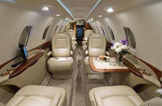 <p>Amerikalı firma 19 metreyi aşkın dış ve 6 metrenin üzerindeki tavan uzunluğuyla 14 kişiyi 5 bin 900 kilometre boyunca taşıyabilen, konforlu bir jet yapmış.</p>

<p> </p>
