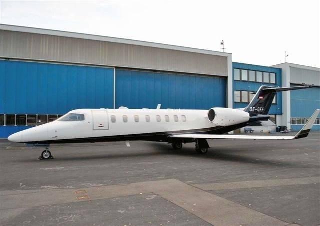 <p><strong>BOMBARDIER LEARJET 45XR | 13.2 MİLYON DOLAR</strong></p>

<p>Dünyanın en çok tercih edilen jetlerinden olan Learjet 45s aate 858 kilometre hıza çıkabiliyor. 17.7 metre uzunluğuyla 11 kişi taşıyabiliyor. 3 bin 800 km mesafeye kadar son derece konforlu uçuş sunuyor.</p>
