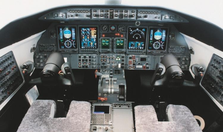 <p>Jetlerin İsviçre çakısı. Hem eski tip tasarım hem de modern kullanım isteyen varlıklı insanlar için olabilecek en iyi orta boyutlu jetlerden. Ordu, ambulans ve kurtarma hizmetlerinde de kullanılıyor.</p>

<p> </p>
