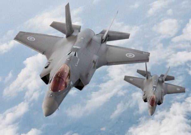 <p>F-35, it dalaşına girebilen, bomba taşıyabilen, gizliliği hat safhada ve manevra kabiliyeti yüksek bir saldırı jeti. </p>
