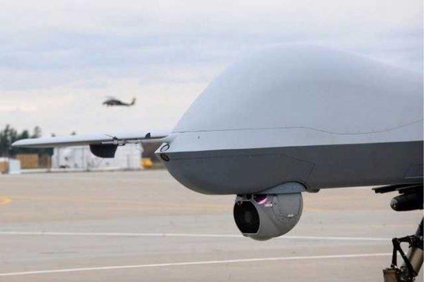 <p>2013 yılında Fotros ve Ebabil-3 isimlerinde insansız hava araçları üretti. </p>
