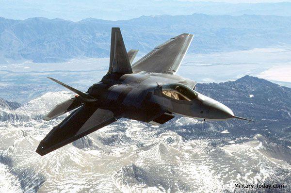 <p>1. Lockheed Martin / Boeing F-22 Raptor - ABD</p>
