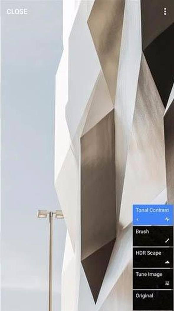 <p>Snapseed <br />
<br />
Google'ın Android platformuna ücretsiz açtığı bir fotoğraf düzenleme uygulaması.</p>