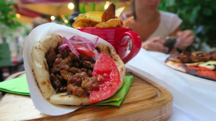 <p>Skoufa Caddesi'nde Rosebud Restoran en sağlıklı mekanlardan.</p>