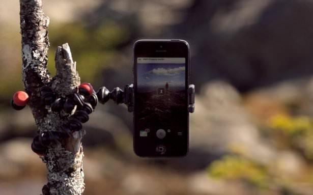 <p>Bazen iPhone'ları bir noktaya sabitleyip fotoğraf çekmek isteriz. Ancak uygun olmayan koşullar nedeniyle bu pek mümkün olmaz. Joby GorillaPod isimli bu özel kit, iPhone'un adeta bir kabloyla her ortama uyum sağlamasını mümkün kılıyor. Fiyatı ise 40 dolar.</p>
