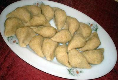 <p><strong>MARDİN</strong><br />
Badem şekeri, ceviz sucuğu, ikbebet (içli köfte), semberuk, irok, kibe, kitel raha, lebeniyye</p>