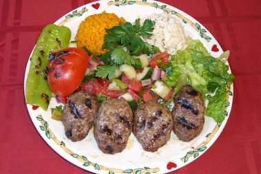 <p><strong>YALOVA</strong><br />
Yalova köftesi, yaprak pidesi, pavli, luhu şuşkey çirbuli, lalanga, çubiyiş gayi, papa , silohto, paponi.</p>
