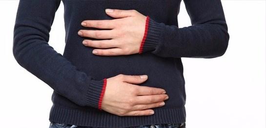 <p>Ağır yemekler sindirimi zorlaştırır ve gaz, reflü, gastrit, midede yanma vb. rahatsızlıkları tetikleyebilir.</p>