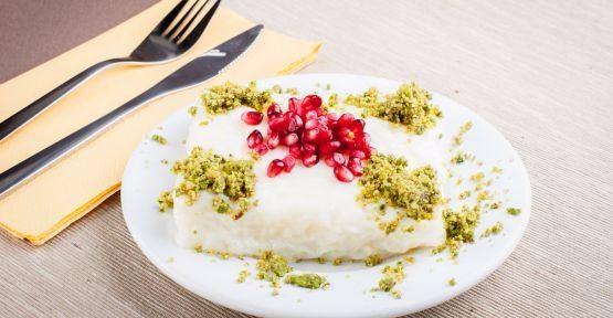 <p>Güllaç yemek isterseniz de yarım porsiyonla yetinmeye çalışın.</p>
