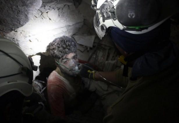 <p>Helek semtindeki yerleşim yerine d&uuml;zenlenen hava saldırısında, &ouml;l&uuml; ve yaralının olduğu bildirildi.</p>

<p>&nbsp;</p>
