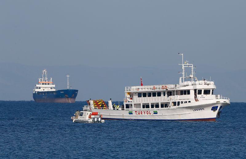 <p> Avrupa Birliği (AB) ile Türkiye arasındaki sığınmacılara ilişkin geri kabul anlaşma kapsamında, Yunan adalarına geçen göçmenlerin iadesine başlandı. İlk grup Sabah saatlerinde Dikili'ye ulaştı.</p>
<p> </p>