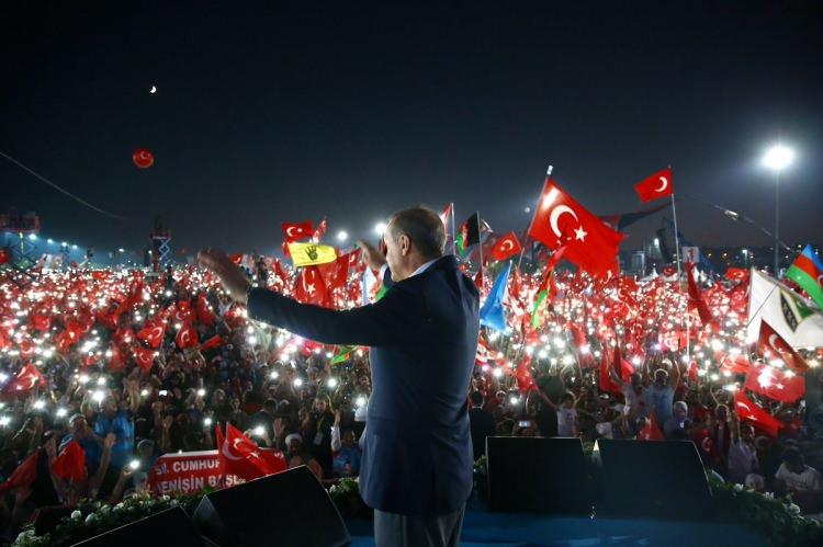 <p><strong>PENSİLVANYA</strong></p>
<p>Fethullah Gülen’i işaret etmek için kullanılan, Gülen’in ikamet ettiği Amerika Birleşik Devletleri eyaleti. isim.</p>
<p> </p>