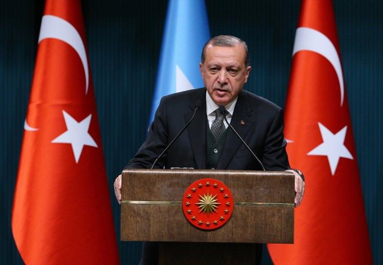 <p><strong>VESAYET</strong></p>
<p>Türkiye Cumhuriyeti’nin parlamenter demokratik sistemi içerisinde, seçilmiş hükümetin tasarrufu dışında yönetici ve yönlendirici güce sahip kişi, kurum ve kuruluşlar. isim.</p>
