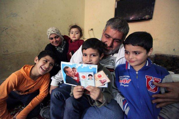 <p>Filistinli çocuk Erdoğan Şenaa ve ailesi, 4 yıl önce görüştükleri Recep Tayyip Erdoğan'ın verdiği sözünü tutmasının sevincini yaşıyor.</p>
