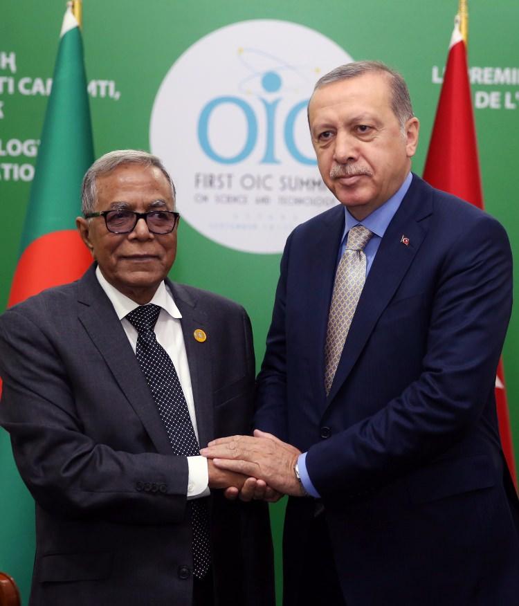 <p>Cumhurbaşkanı Recep Tayyip Erdoğan, Bangladeş Cumhurbaşkanı Abdul Hamid ile bir araya geldi.</p>
