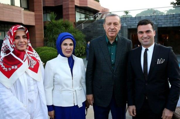 <p>Cumhurbaşkanı Erdoğan, Huber Köşkü'nde sporcu ve sanatçılarla buluştu.</p>
