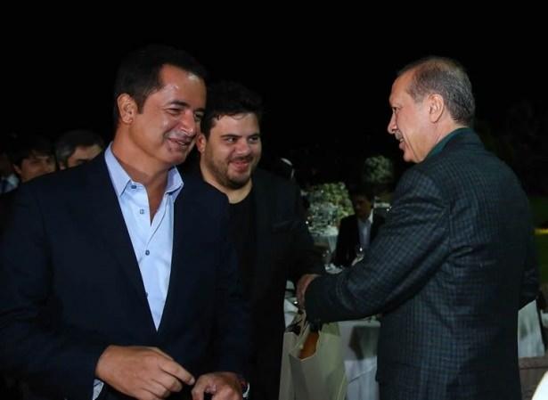 <p>Cumhurbaşkanı Erdoğan, Huber Köşkü'nde sporcu ve sanatçılarla buluştu.</p>
