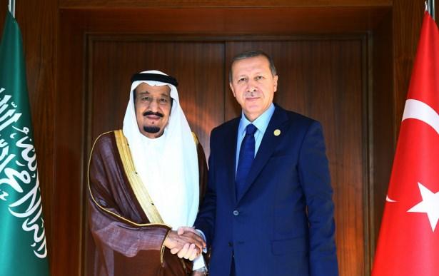 <p>Cumhurbaşkanı Erdoğan, G-20 Zirvesi’ne katılmak üzere Türkiye’ye gelen Suudi Arabistan Kralı Al Suud ile öğle yemeğinde bir araya geldi.</p>
<p> </p>