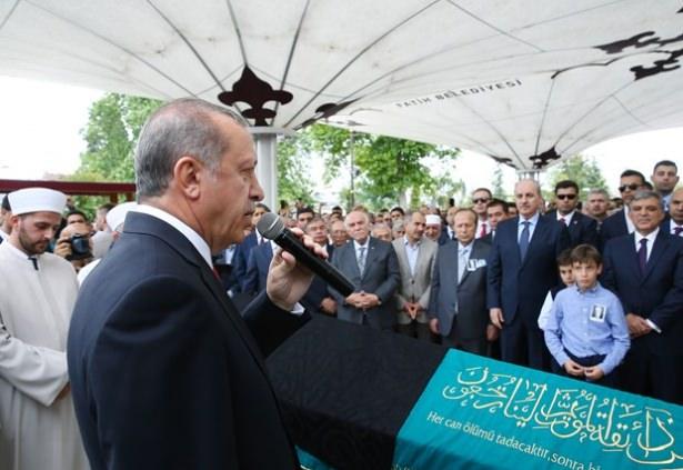 <p>11. Cumhurbaşkanı Gül ise İbrahim Bodur'un dostları olarak burada bulunduklarını ifade ederek, "Doğruluğuna ve imanına hepimiz şahidiz. Mükemmel bir insandı. Memleketi, vatanı ve milleti için çok büyük sevgisi olan bir insandı. Kendisi sanayiden seramiğe, uçak motorlarına kadar her alanda öncü oldu. Hayır işlerinde de hep önderlik etti. Allah rahmet etsin, mekanı cennet olsun. Tüm ailesinin, bütün dostlarının ve Türk milletinin başı sağolsun" ifadelerini kullandı.</p>
<p> </p>
