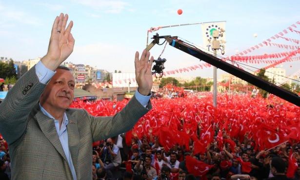 <p>Cumhurbaşkanı Recep Tayyip Erdoğan, Şanlıurfa'da Şehir Hastanesi'nin temel atma töreni ile yapımı tamamlanan tesis ve projelerin ortak açılış töreninde konuştu. </p>
