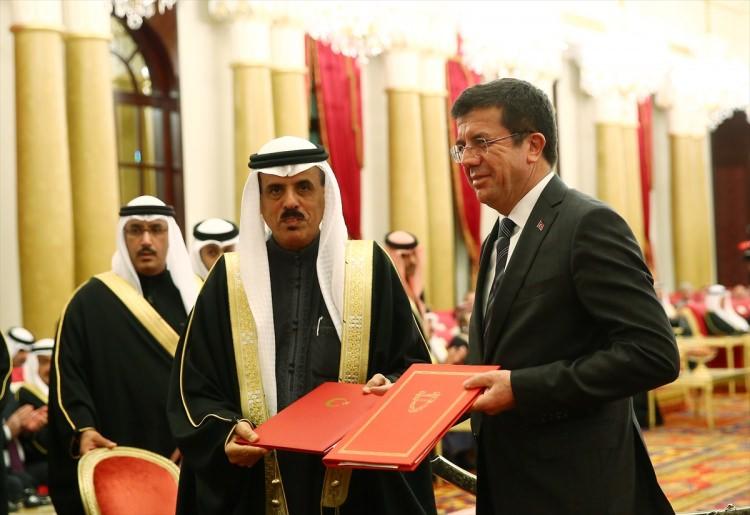 <p>Cumhurbaşkanı Erdoğan, burada yaptığı konuşmada, Bahreyn'in en üst düzeydeki madalyası ile onurlandırılmaktan duyduğu memnuniyeti dile getirerek, şunları kaydetti:</p>
