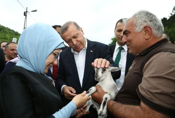 <p>Cumhurbaşkanı Recep Tayyip Erdoğan, 'Diriliş Ertuğrul' dizisinin setini ziyaret etti</p>