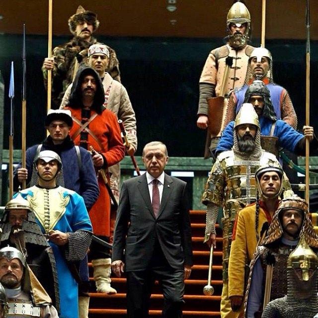 <p><em><strong><a href="http://video.haber7.com/video-galeri/62559-cumhurbaskani-erdogandan-taksi-duragina-ziyaret">​HABERİN VİDEOSUNU İZLEMEK İÇİN TIKLAYINIZ...</a></strong></em></p>
