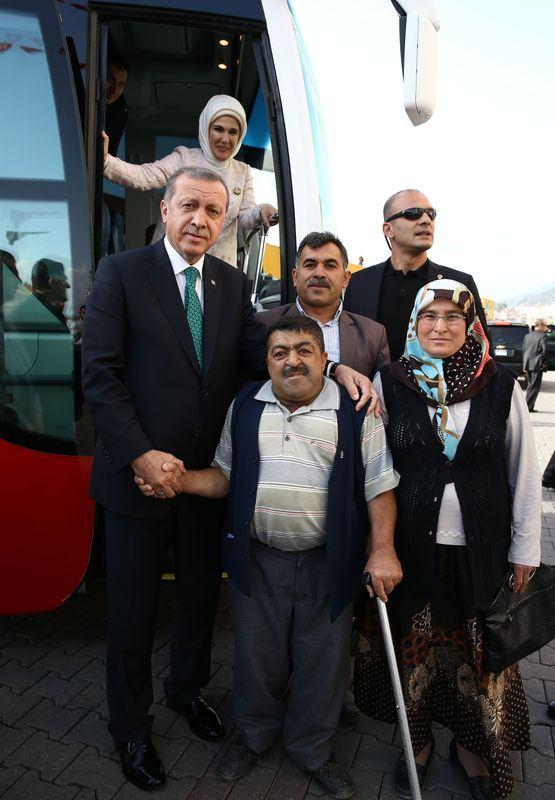 <p><em><strong><a href="http://video.haber7.com/video-galeri/62559-cumhurbaskani-erdogandan-taksi-duragina-ziyaret">​HABERİN VİDEOSUNU İZLEMEK İÇİN TIKLAYINIZ...</a></strong></em></p>
