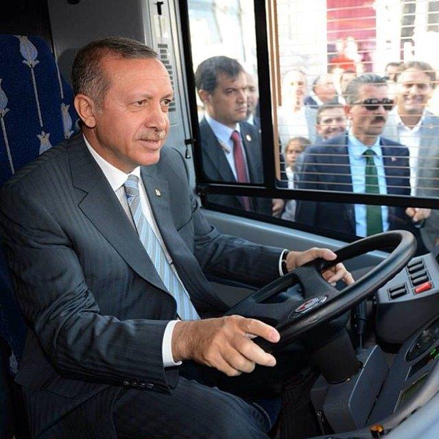 <p><em><strong><a href="http://video.haber7.com/video-galeri/62559-cumhurbaskani-erdogandan-taksi-duragina-ziyaret">​HABERİN VİDEOSUNU İZLEMEK İÇİN TIKLAYINIZ...</a></strong></em></p>
