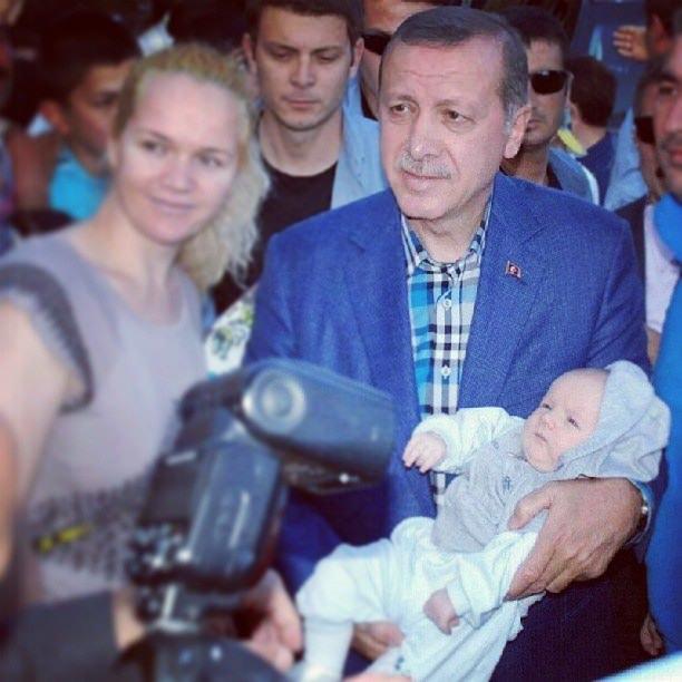 <p><em><strong><a href="http://video.haber7.com/video-galeri/62559-cumhurbaskani-erdogandan-taksi-duragina-ziyaret">​HABERİN VİDEOSUNU İZLEMEK İÇİN TIKLAYINIZ...</a></strong></em></p>
