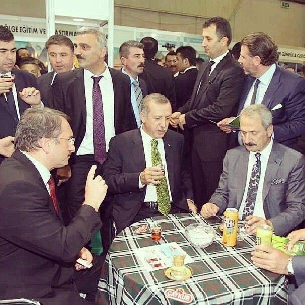 <p><em><strong><a href="http://video.haber7.com/video-galeri/62559-cumhurbaskani-erdogandan-taksi-duragina-ziyaret">​HABERİN VİDEOSUNU İZLEMEK İÇİN TIKLAYINIZ...</a></strong></em></p>
