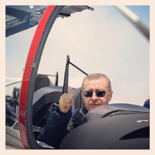 <p><em><strong><a href="http://video.haber7.com/video-galeri/62559-cumhurbaskani-erdogandan-taksi-duragina-ziyaret">​HABERİN VİDEOSUNU İZLEMEK İÇİN TIKLAYINIZ...</a></strong></em></p>
