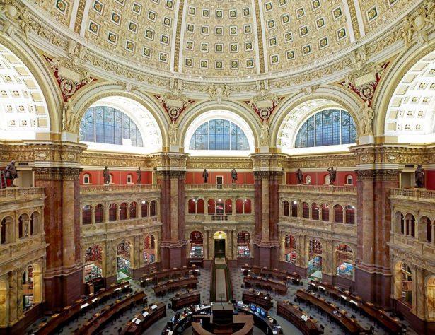 <p>ABD Kongre K&uuml;t&uuml;phanesi</p>

<p>Library of Congress, ABD'nin ulusal k&uuml;t&uuml;phanesidir. Washington, D.C.'de bulunan k&uuml;t&uuml;phanede 470 dilde, 29 milyondan fazla kitap bulunuyor. Ayrıca 58 milyon el yazması, 4.8 milyon harita, m&uuml;zik notası ve 2.7 milyon işitsel kayıt yer alıyor.</p>
