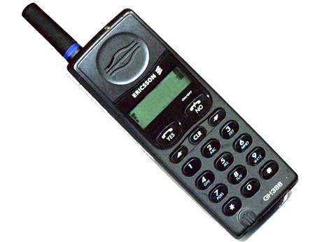 Ericsson GH 388  1995 yılında piyasaya sürülen Ericsson modelinin GH 337 modeline göre tek artısı SMS gönderebilmesiydi. O yıllarda 1000 doların üzerinde bir fiyat ile satışa sunulmasına rağmen büyük ilgi gördü.