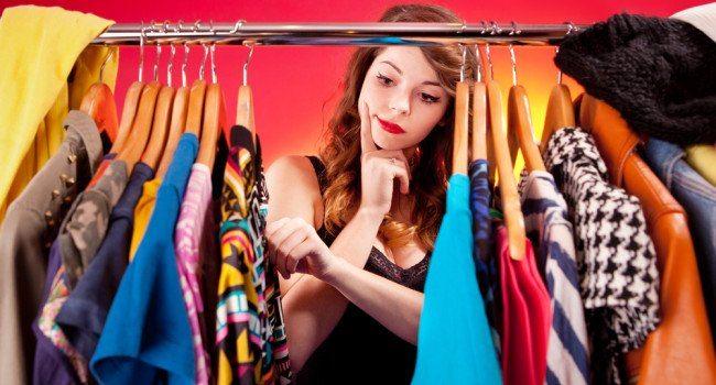 <p>Çoğunluğun sevdiği, giymeyenin göze battığı moda trendlerinin bazıları erkeklerin gözüne hiç de sevimli görünmüyor. Bunların neler olduğunu sizler için araştırdık...</p>
