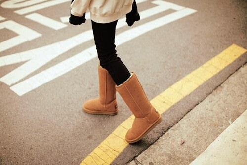 <p><strong>1.UGG kar botları!</strong></p>

<p>Kışın hayli tercih edilen bu botları erkekler oldukça kaba buldukları için sevmiyorlar.</p>
