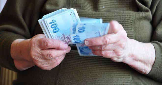 <p> Aslında bu emeklilikte yaş şartı düşük değildir. Erkeklerde 60, kadınlarda 58 yaşa kadar çıkabiliyor.</p>