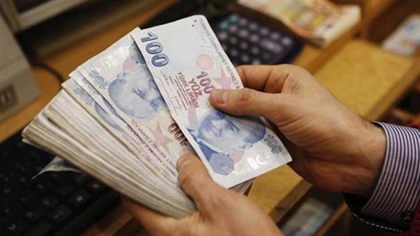 <p>SSK kapsamında 15 yıl ve 3600 günle sadece 8 Eylül 1999 tarihinden önce sigorta başlangıcı olanlar yararlanabiliyor.</p>
