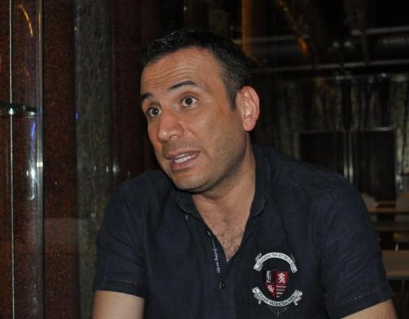 ERTEM ŞENER - "Ronaldinho yakışıklı olmamasına rağmen Dünya'da her 5 kızın 3'ünün odasında Ronaldinho posteri bulabilirsiniz"