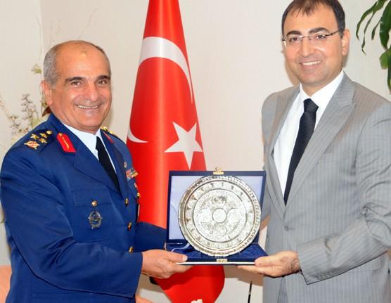 Diyarbakır’daki 2. Hava Kuvvet Komutanı Hava Pilot Korgeneral Nejat Bilgin