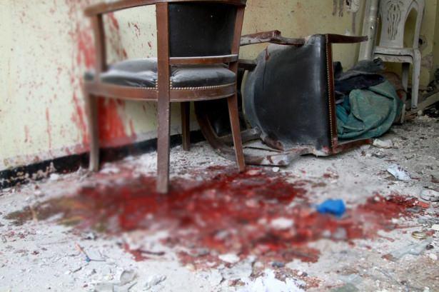 <p>Suriye ordusunun Halep'te bir ilkokula düzenlediği hava saldırısında aralarında öğrenci ve öğretmenlerin bulunduğu 10 kişi öldü.</p>
