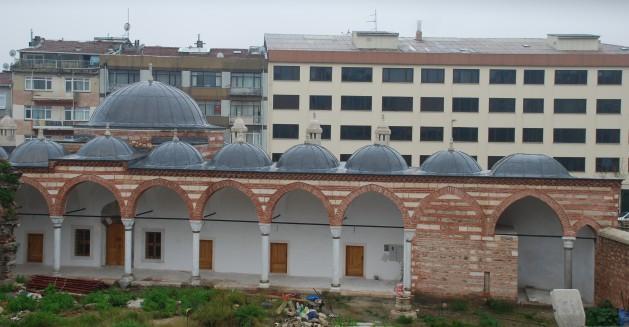 <p>Esekapı Medresesi, Vakıflar Genel Müdürlüğü tarafından adete yeniden inşa edildi.</p>