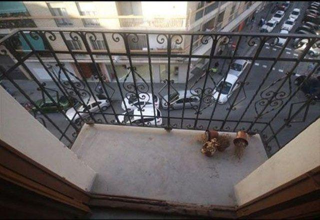<p>Ev sahibi, eski balkonunda sıkılınca çareyi değiştirmekte buldu. </p>
