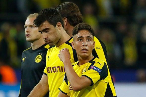<p>Maçın bitiş düdüğünün ardından Real Madrid'in dünyaca ünlü yıldızı Cristiano Ronaldo, Emre Mor'u tebrik etti.</p>
<p> </p>
