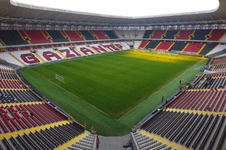<p>Gaziantep Stadyumu (Gaziantep)</p>
